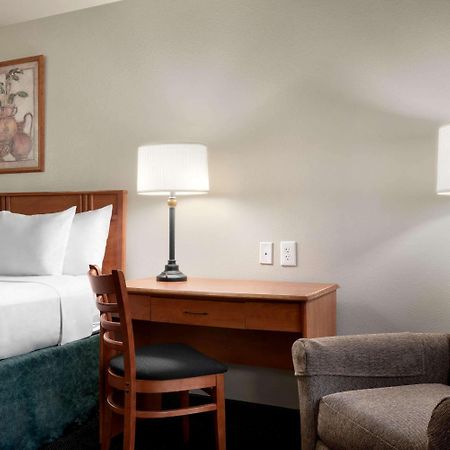 Travelodge By Wyndham Clinton Valley West Court Ngoại thất bức ảnh