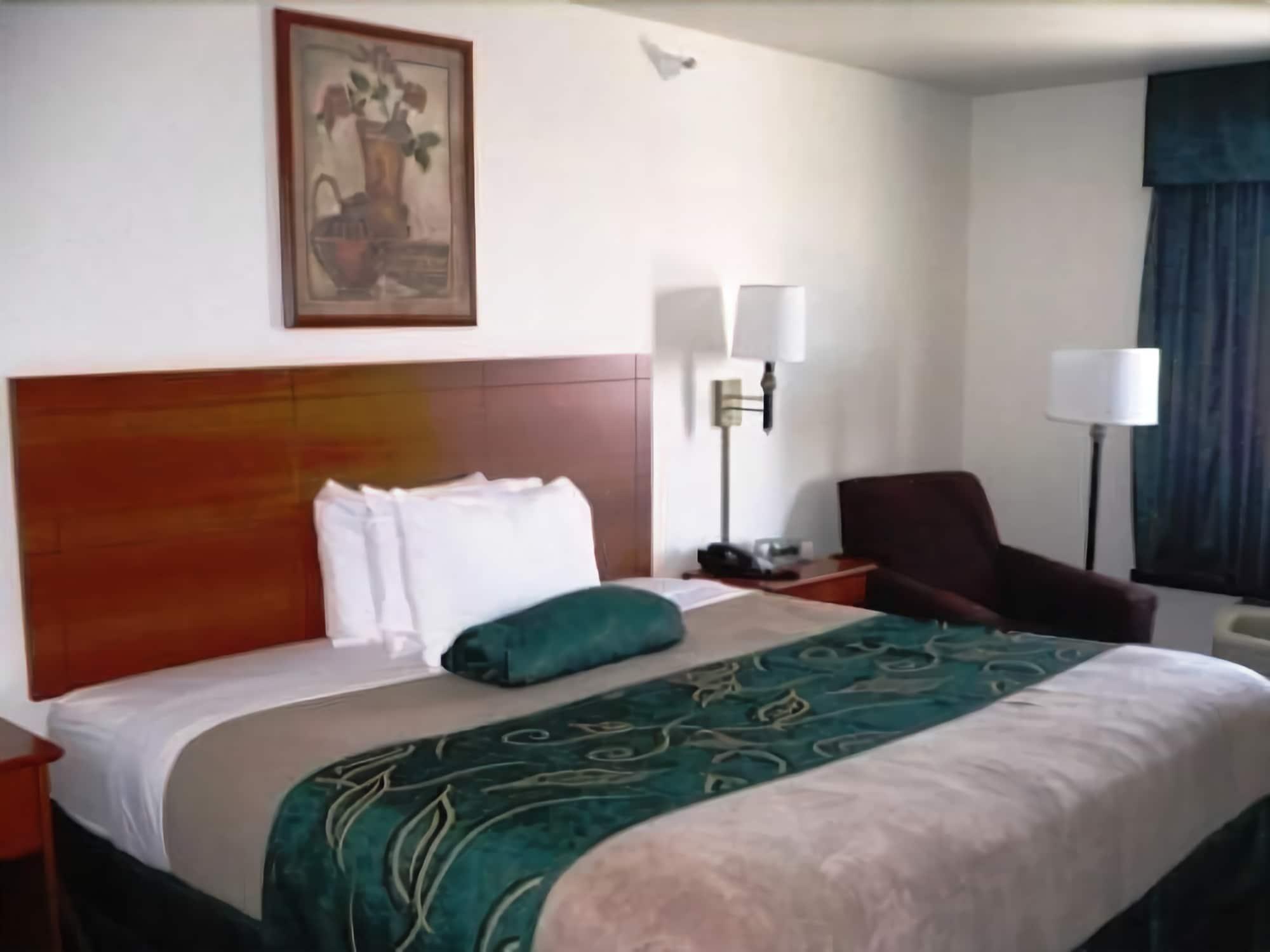 Travelodge By Wyndham Clinton Valley West Court Phòng bức ảnh