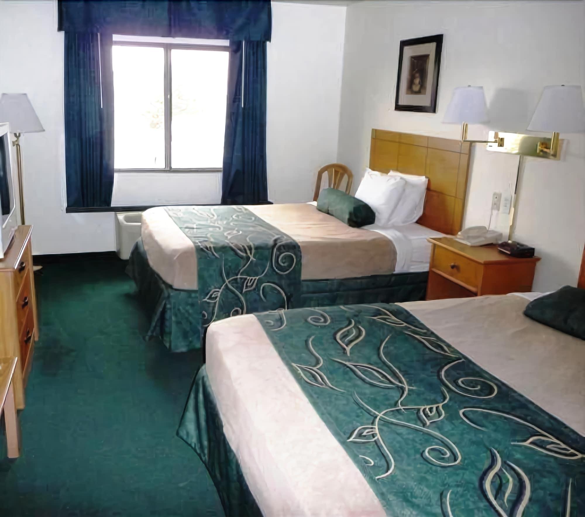 Travelodge By Wyndham Clinton Valley West Court Phòng bức ảnh