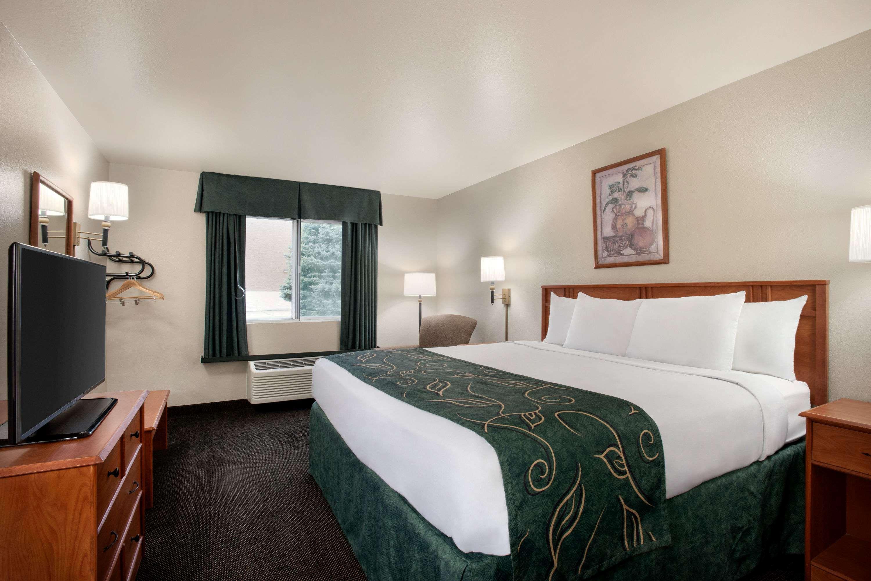 Travelodge By Wyndham Clinton Valley West Court Ngoại thất bức ảnh