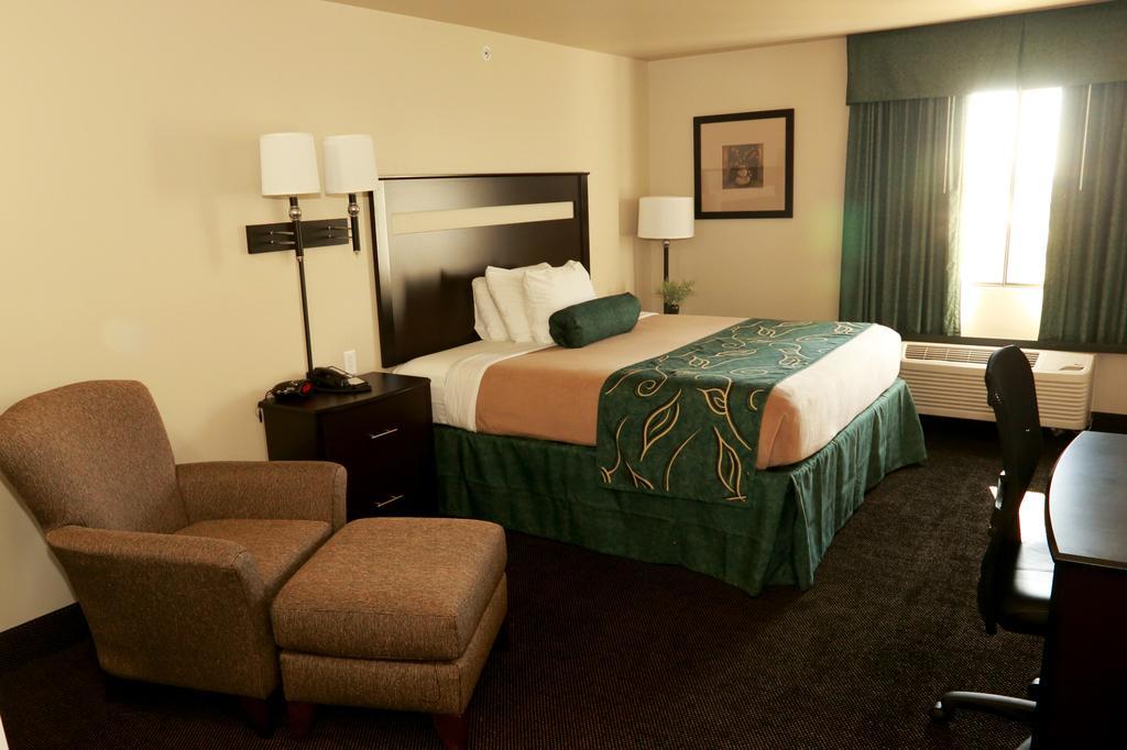 Travelodge By Wyndham Clinton Valley West Court Ngoại thất bức ảnh